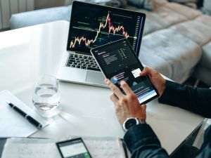 Surse: Bursa din India pregăteşte depunerea documentelor pentru propria listare